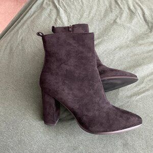 Ideal Shoes Black Suede Heeled Ankle Boots Pointed Toe Size 9
